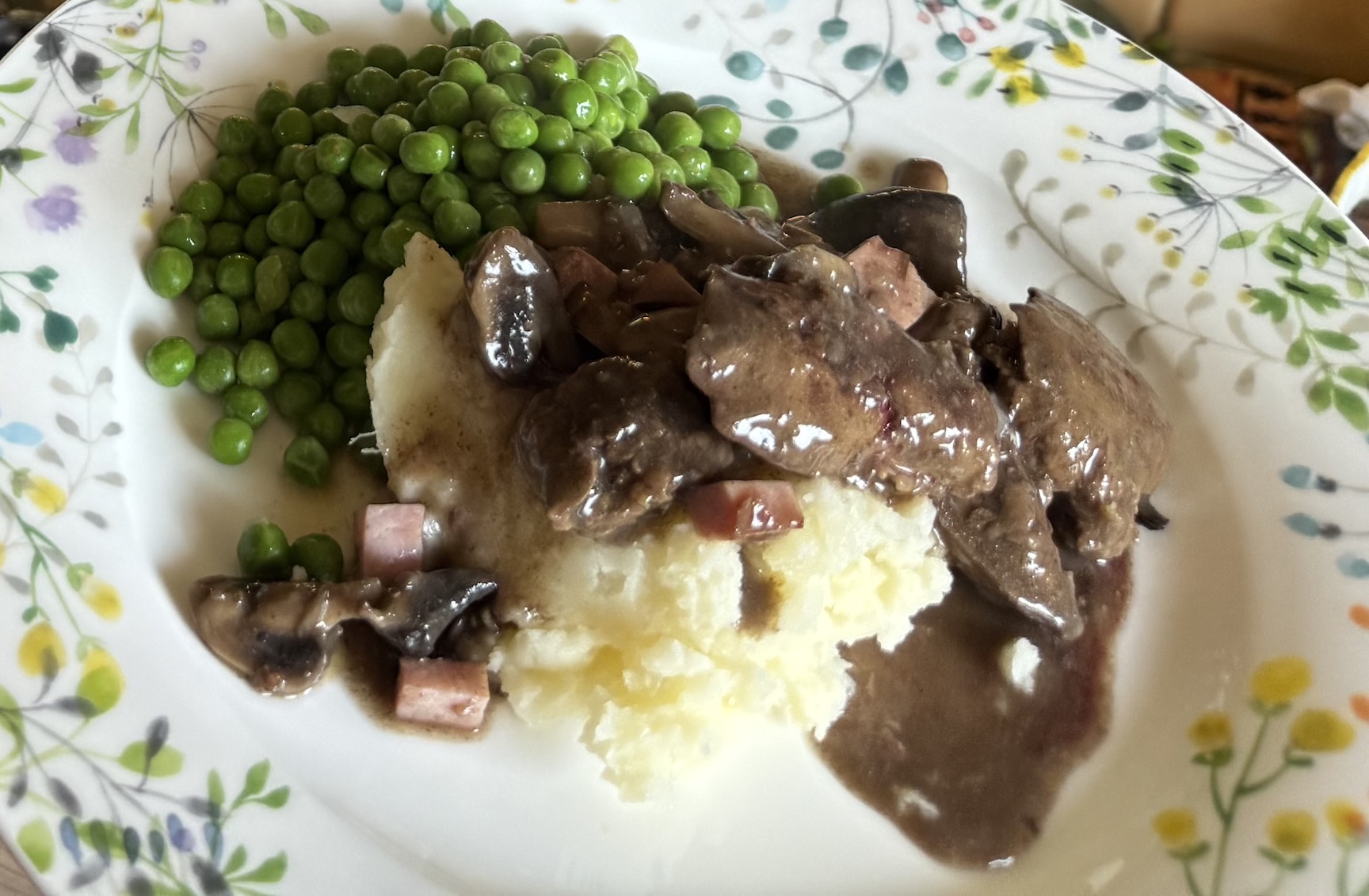 French Chicken Livers  –  Inexpensive, Inviting and Delicious, But Yes!